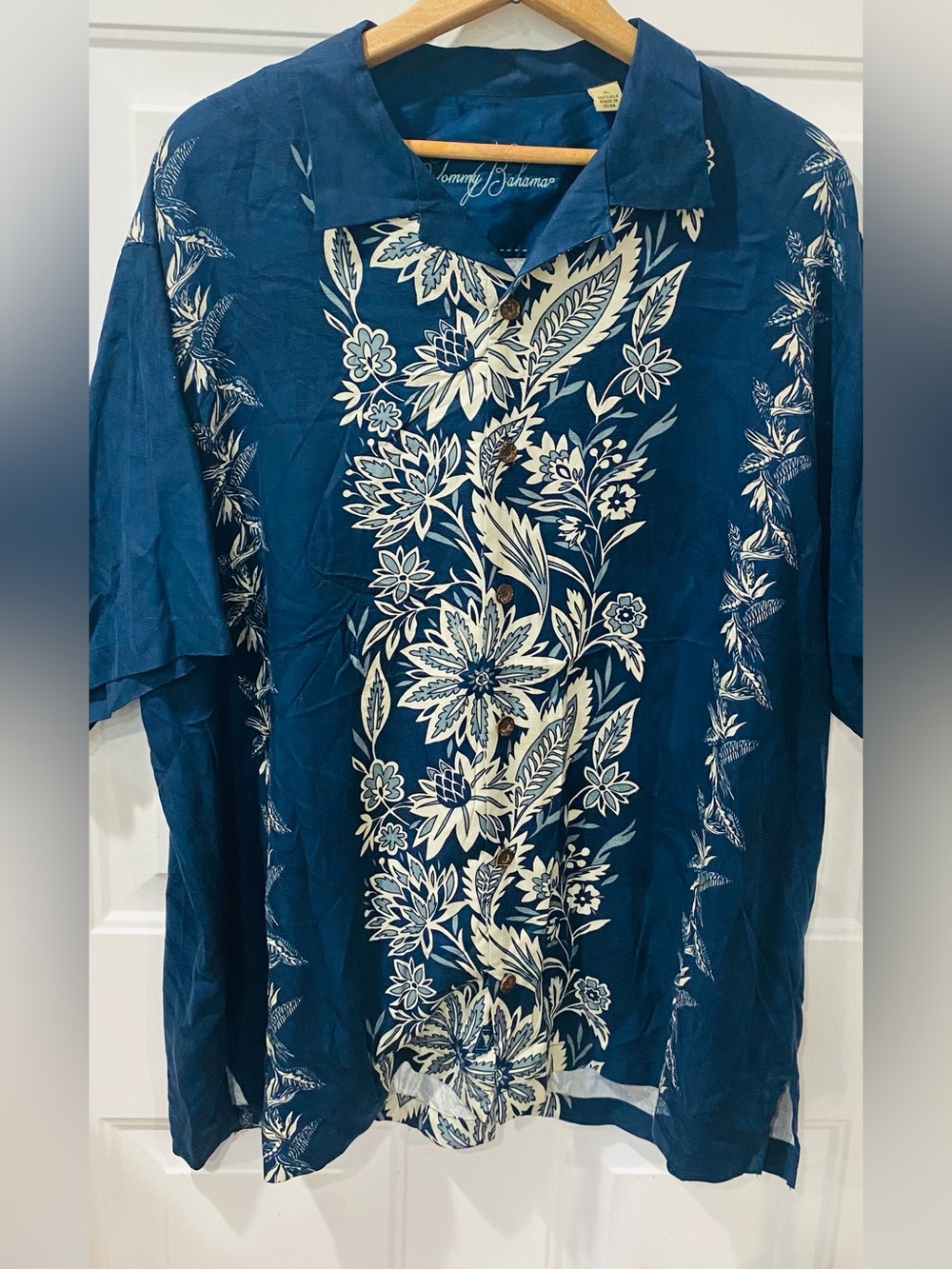Tommy Bahama Navy Blue Floral-Panel Camp Shirt size XL men’s silk